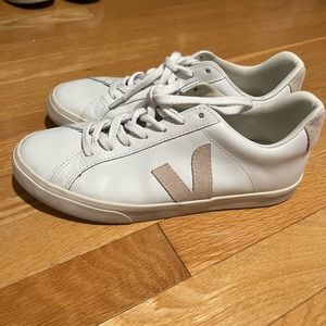 Veja ESPLAR LEATHER WHITE SABLE - size 9